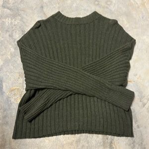 American Eagle Sweater - Size M - NEVER WORN